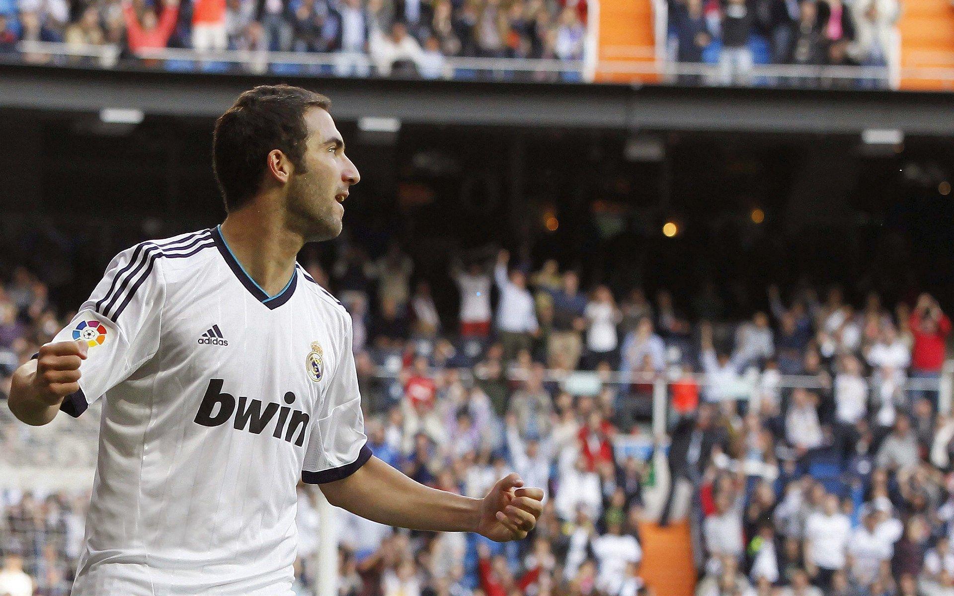 决战马德里之巅!凌晨3点德比鏖战定生死,皇马迎复仇时刻胜者直通决赛约战巴萨