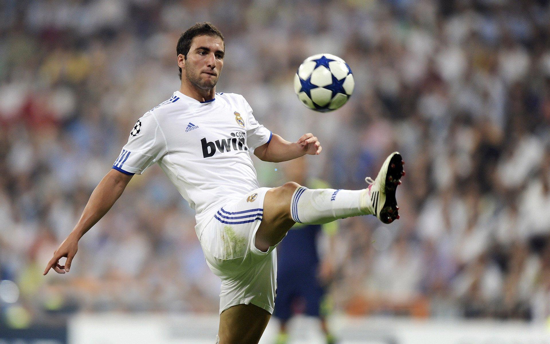 米兰体育报独家披露，拉斯帕多里点头加盟罗马，租借加买断方案敲定，总价2100万欧